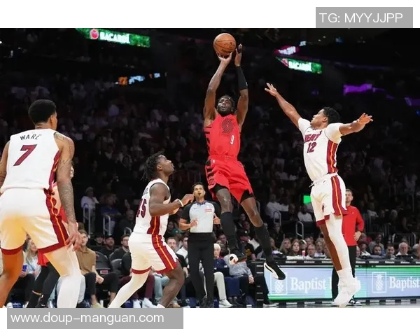 杨瀚森接连第4场DNP！开拓者惜败热火 阿夫迪亚33+11+8约维奇29分